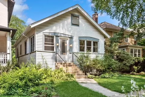 2109 Noyes St, Evanston, IL 60201