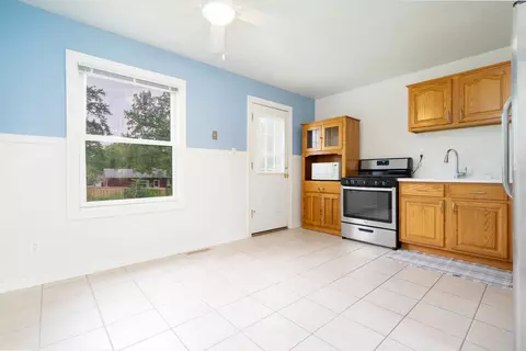 205 Laurie Dr, Lockport, IL 60441 photo 4