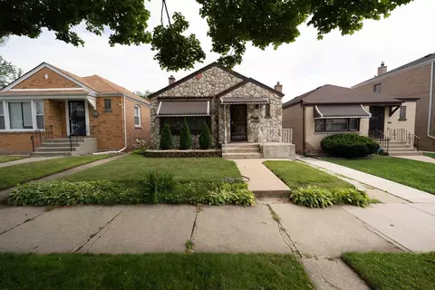 9831 S University Ave, Chicago, IL 60628