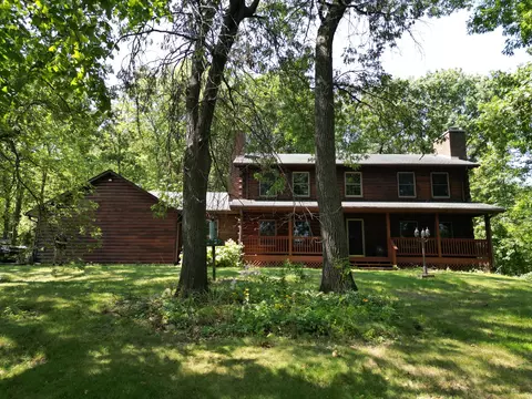 11236 N Hoisington Rd, Byron, IL 61010