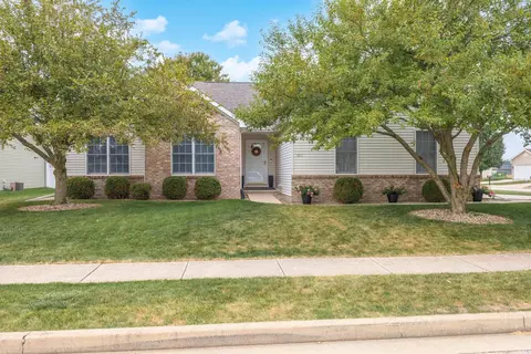 1811 Sage Dr, Normal, IL 61761