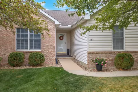 1811 Sage Dr, Normal, IL 61761 photo 2