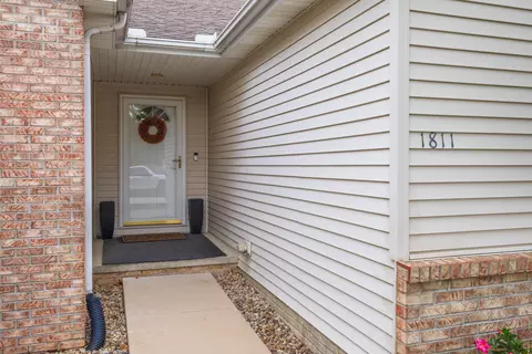 1811 Sage Dr, Normal, IL 61761 photo 3