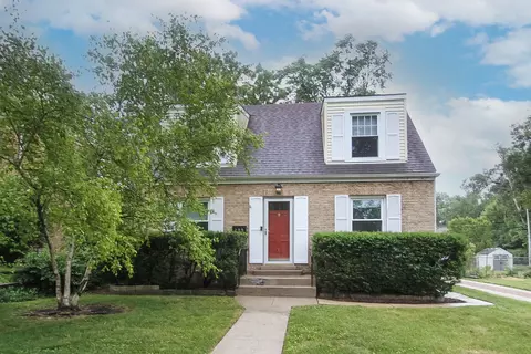 293 Harvey Ave, Des Plaines, IL 60016