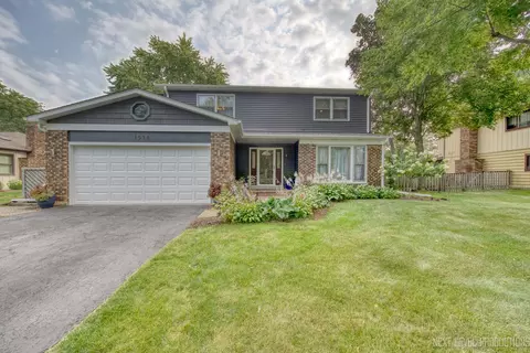 1518 Applegate Dr, Naperville, IL 60565
