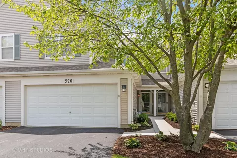 528 Horizon Dr #A, Bartlett, IL 60103