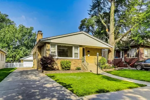 9218 S Oakley Ave, Chicago, IL 60643