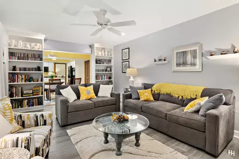2275 Tara Dr, Elgin, IL 60123 photo 3