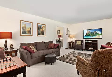 2275 Tara Dr, Elgin, IL 60123 photo 5