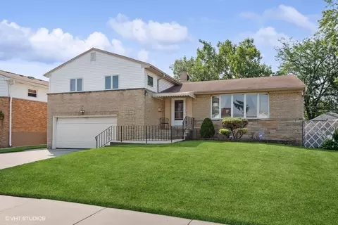 904 Sherman St, Melrose Park, IL 60160