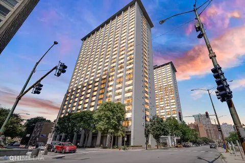 3600 N Lake Shore Dr #2316, Chicago, IL 60613
