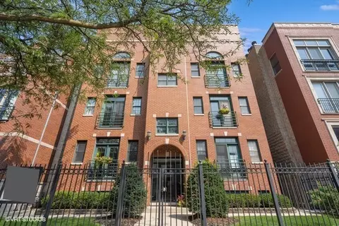 1916 W Belmont Ave #3W, Chicago, IL 60657