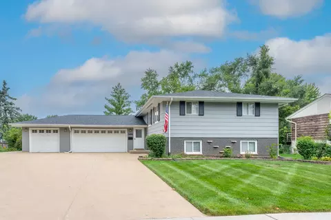1404 Kingston Ln, Schaumburg, IL 60193