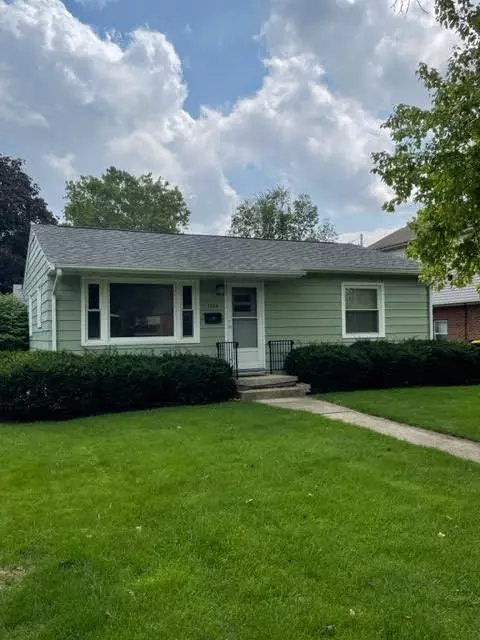 1024 N Oak St, Normal, IL 61761