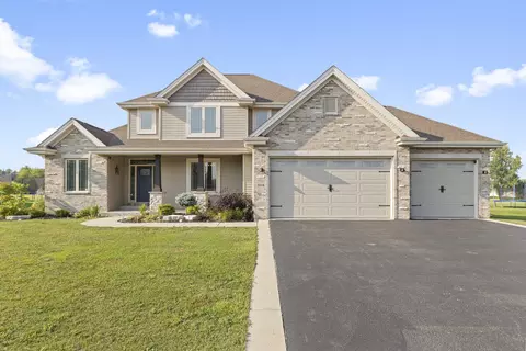308 Club House Dr, Cherry Valley, IL 61016