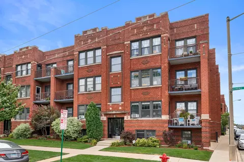 923 Clarence Ave #3N, Oak Park, IL 60304