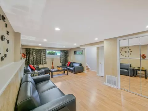 1013 Apple Valley Dr, Bartlett, IL 60103 photo 13
