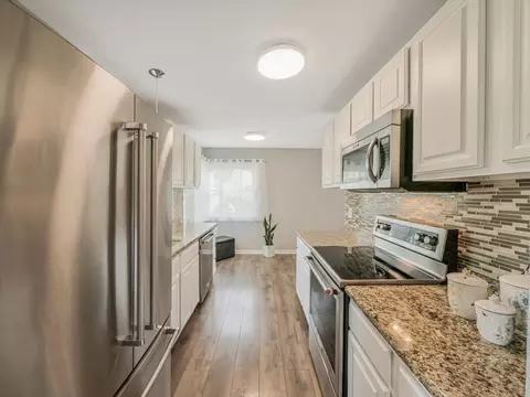 1013 Apple Valley Dr, Bartlett, IL 60103 photo 12