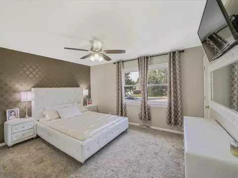 1013 Apple Valley Dr, Bartlett, IL 60103 photo 17