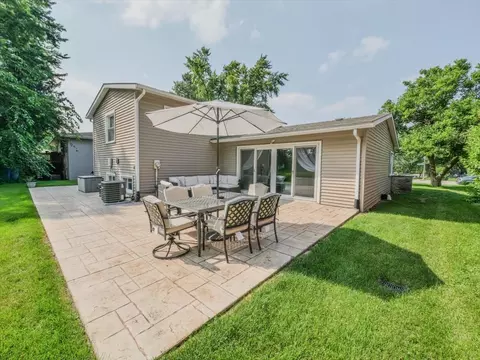 1013 Apple Valley Dr, Bartlett, IL 60103 photo 24