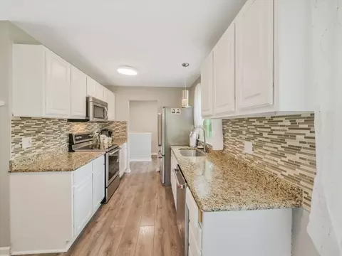 1013 Apple Valley Dr, Bartlett, IL 60103 photo 11