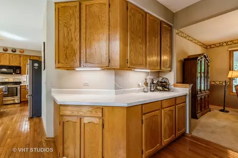 5149 Conifer Ln, Gurnee, IL 60031 photo 6
