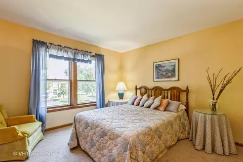 5149 Conifer Ln, Gurnee, IL 60031 photo 10
