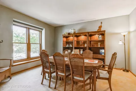 5149 Conifer Ln, Gurnee, IL 60031 photo 4