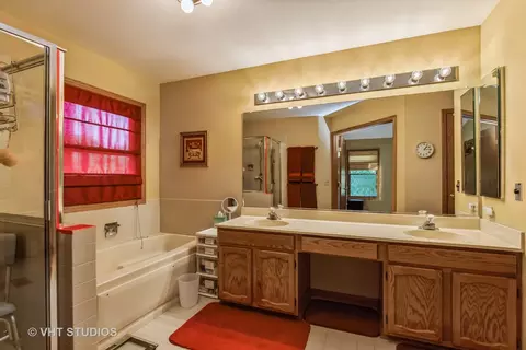 5149 Conifer Ln, Gurnee, IL 60031 photo 9