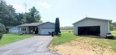 965 Lafayette St, Oregon, IL 61061