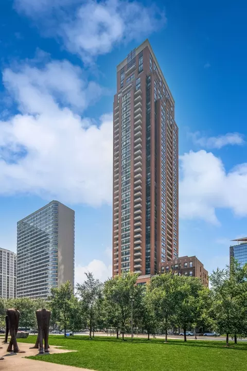 1160 S Michigan Ave #2407, Chicago, IL 60605