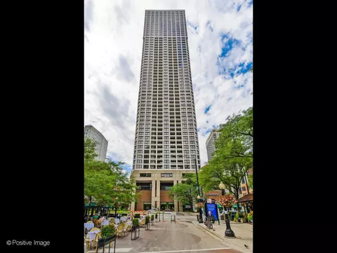 1030 N State St #14EF, Chicago, IL 60610