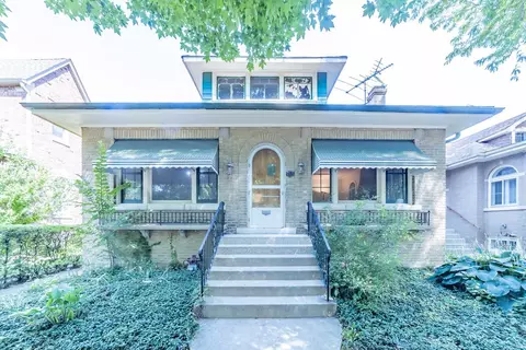 2632 W Morse Ave, Chicago, IL 60645