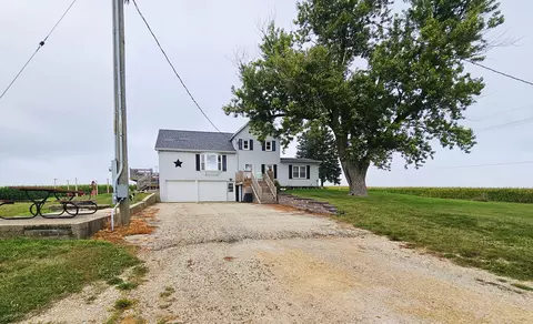 19347 Bunker Hill Rd, Morrison, IL 61270