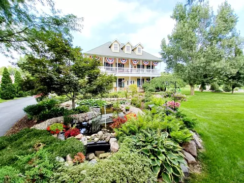 10114 Saddlebred Trl, Woodstock, IL 60098
