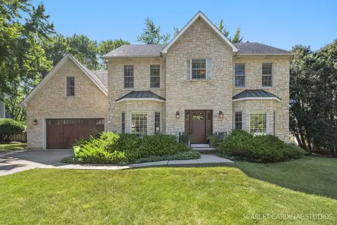 43 Windwood Dr, Sugar Grove, IL 60554