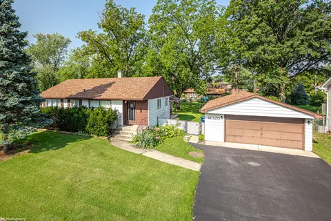 11320 S Oak Park Ave, Worth, IL 60482