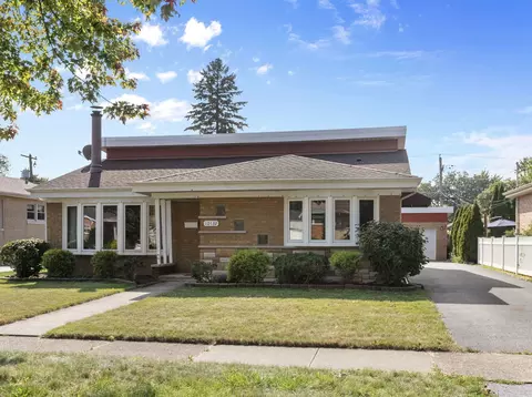 10132 Cook Ave, Oak Lawn, IL 60453