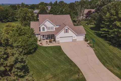 11 Fox Creek Rd, Towanda, IL 61776