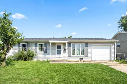 210 Hayes Ave, Romeoville, IL 60446