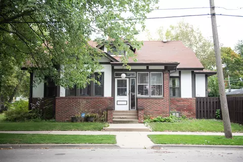 518 Lindsay St, Waukegan, IL 60085