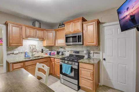 553 2nd Ave, Aurora, IL 60505 photo 5