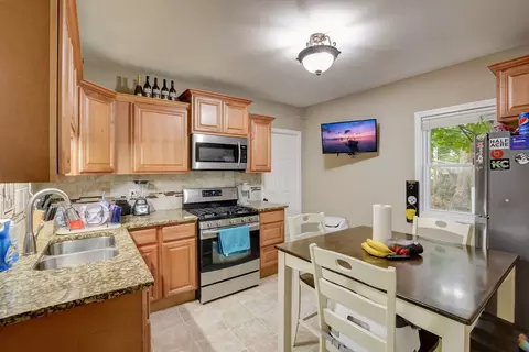 553 2nd Ave, Aurora, IL 60505 photo 4