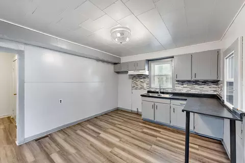 Kitchen - 416 N Dearborn Ave, Kankakee, IL 60901 photo 2 of 2