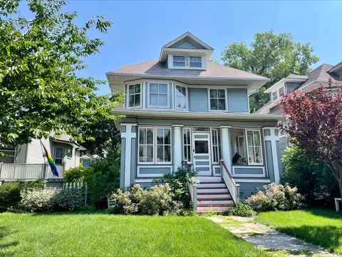 710 Gunderson Ave, Oak Park, IL 60304
