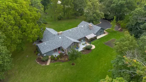 27020 W Ivanhoe Ct, Wauconda, IL 60084