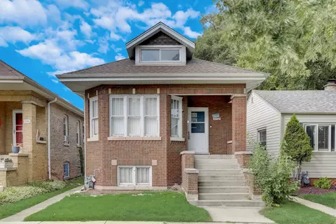 9352 S Sacramento Ave, Evergreen Park, IL 60805