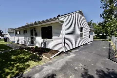 406 Maizefield Ave, Bloomington, IL 61701 photo 2