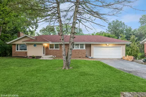 828 Exmoor Rd, Olympia Fields, IL 60461