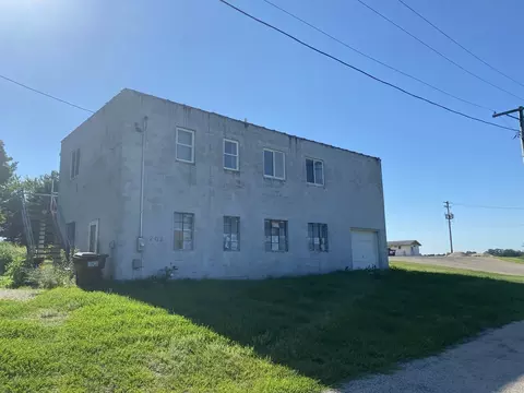 202 Blackhawk St, Shabbona, IL 60550